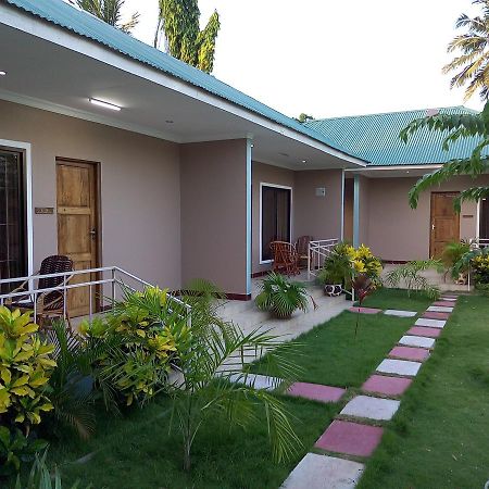 Mara Courtyard Lodge Дар-ес-Салам Номер фото