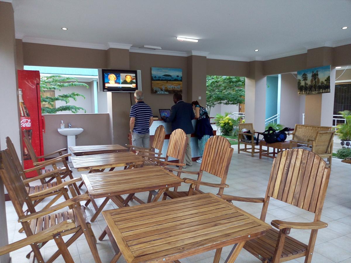 Mara Courtyard Lodge Дар-ес-Салам Номер фото